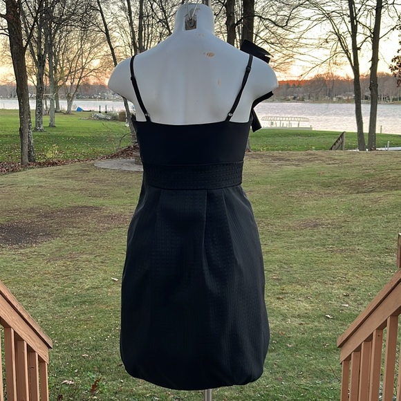 BCBG Paris perfect little black bubble dress 6-8 - Picture 3 of 11